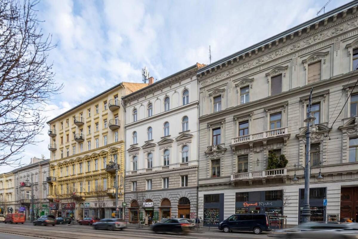 Vamhaz Boulevard Apartments Будапеща Екстериор снимка