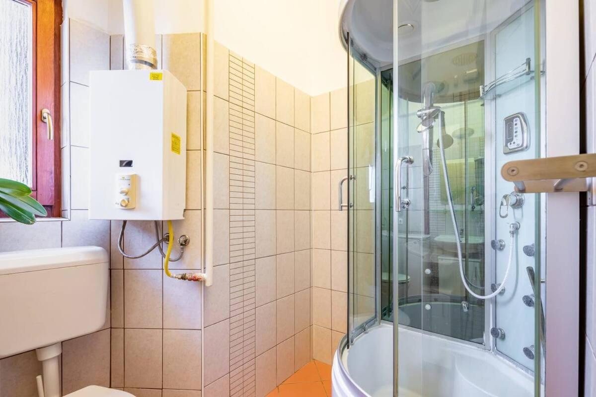 Vamhaz Boulevard Apartments Будапеща Екстериор снимка