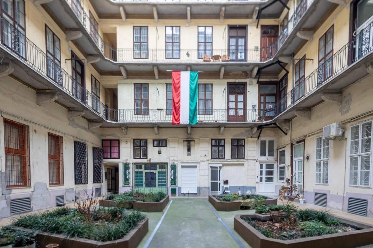 Vamhaz Boulevard Apartments Будапеща Екстериор снимка