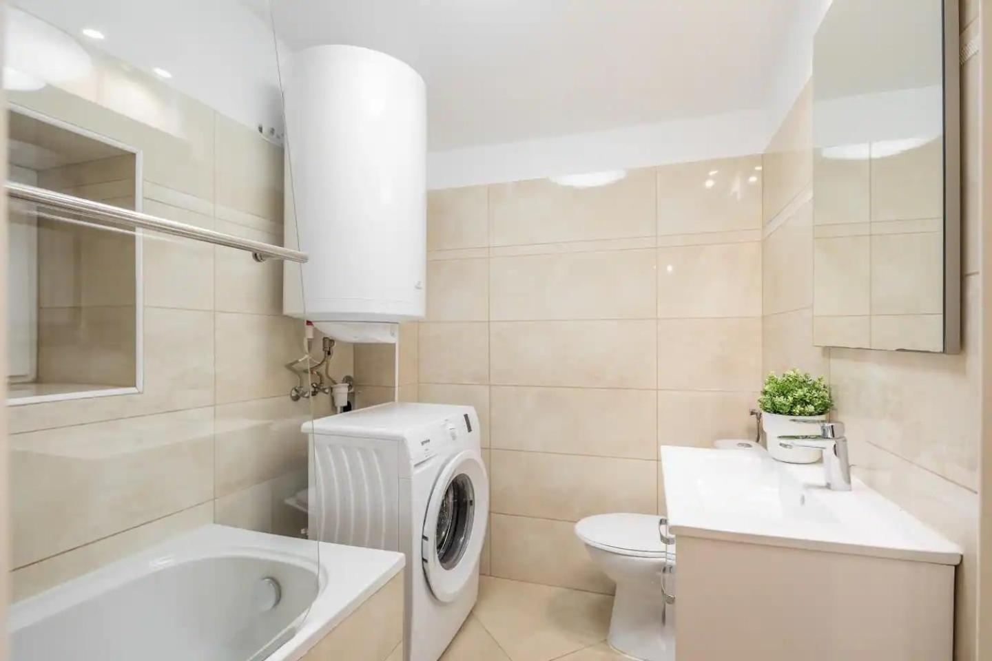 Vamhaz Boulevard Apartments Будапеща Екстериор снимка