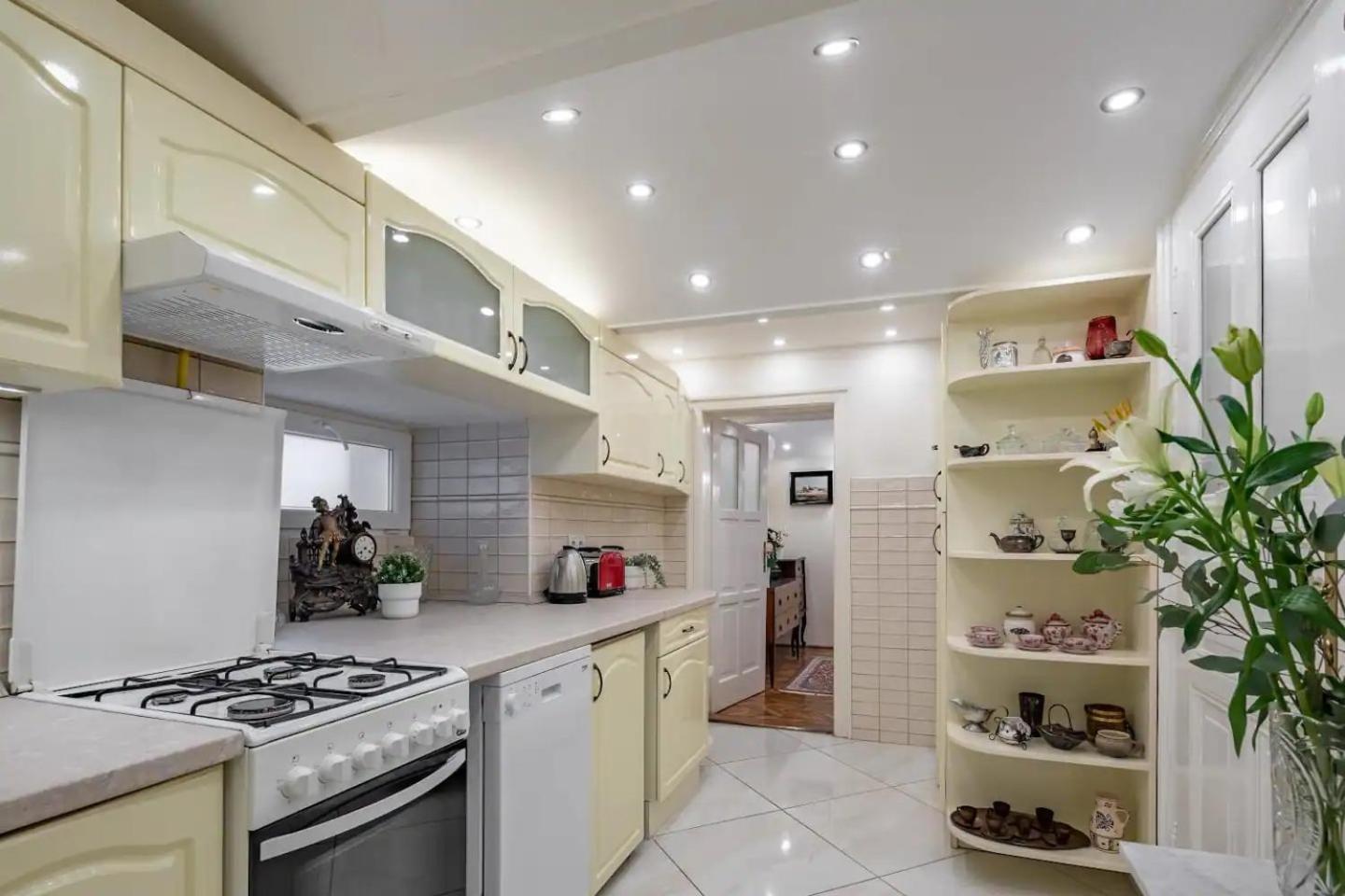 Vamhaz Boulevard Apartments Будапеща Екстериор снимка