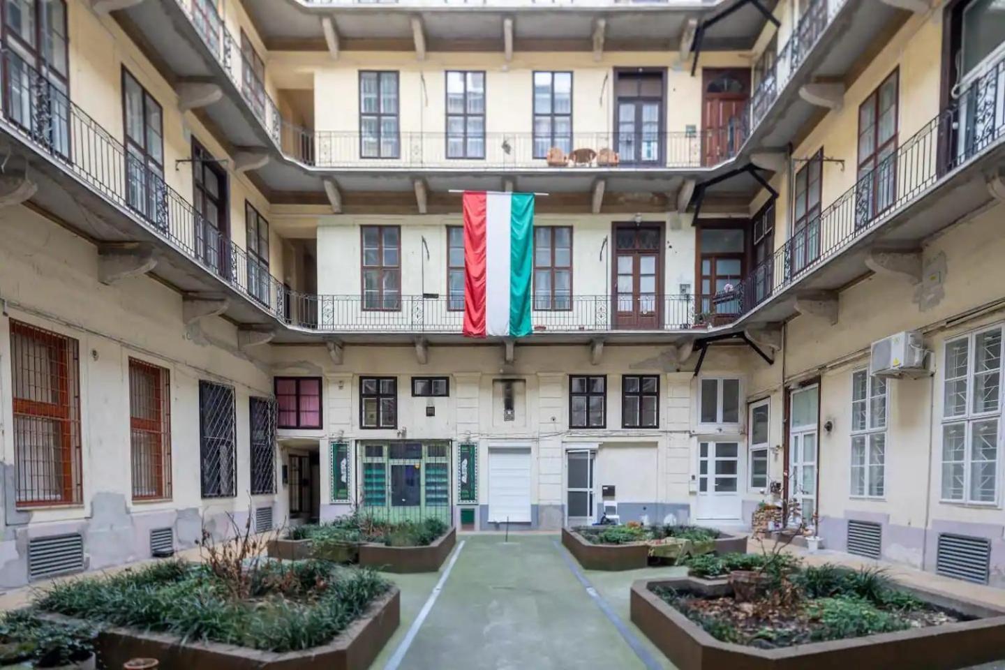 Vamhaz Boulevard Apartments Будапеща Екстериор снимка