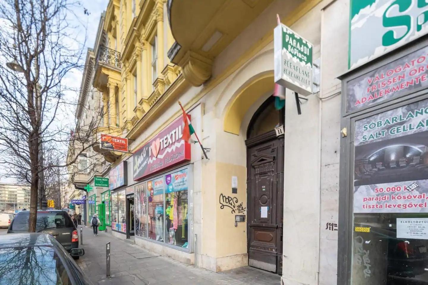 Vamhaz Boulevard Apartments Будапеща Екстериор снимка