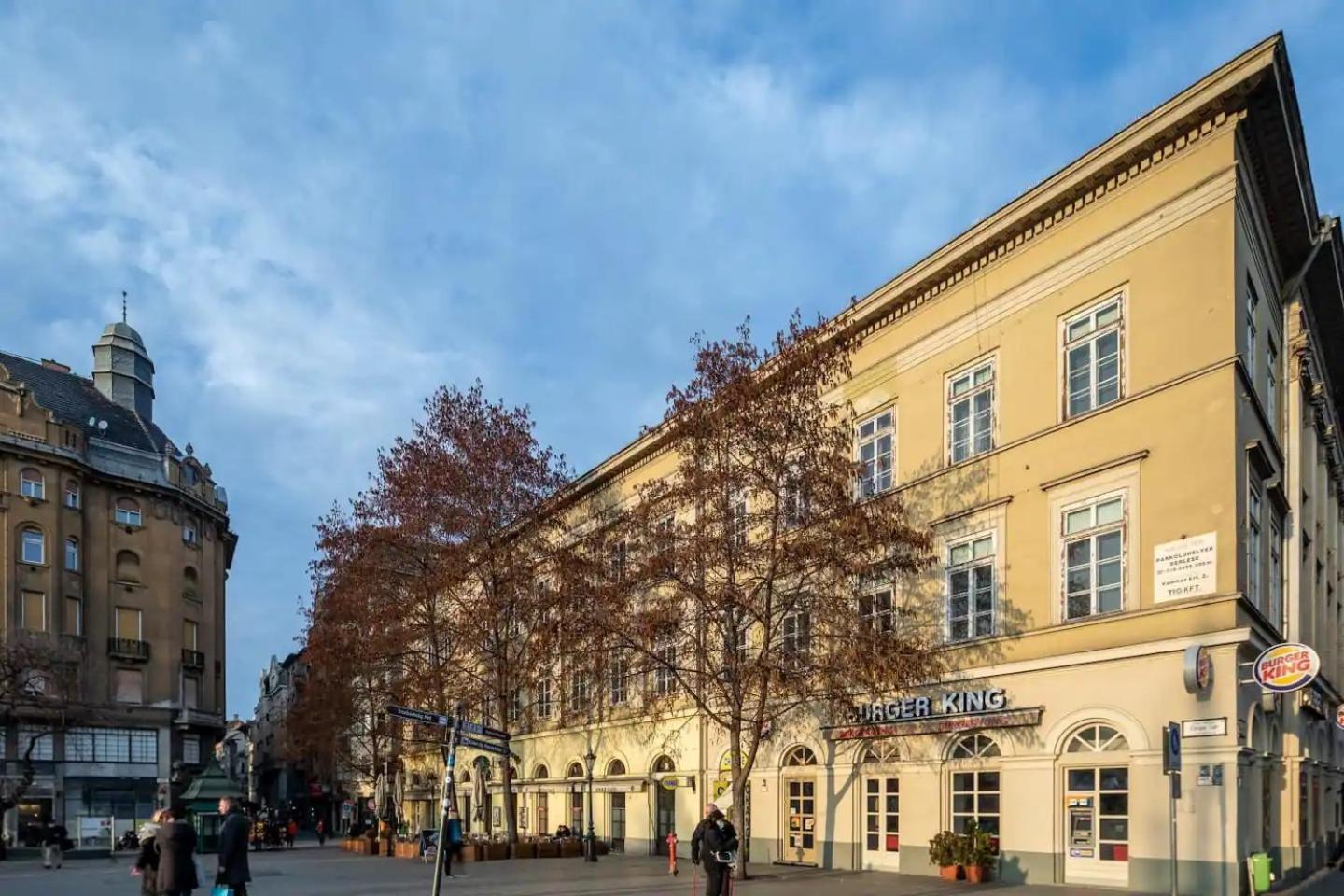 Vamhaz Boulevard Apartments Будапеща Екстериор снимка